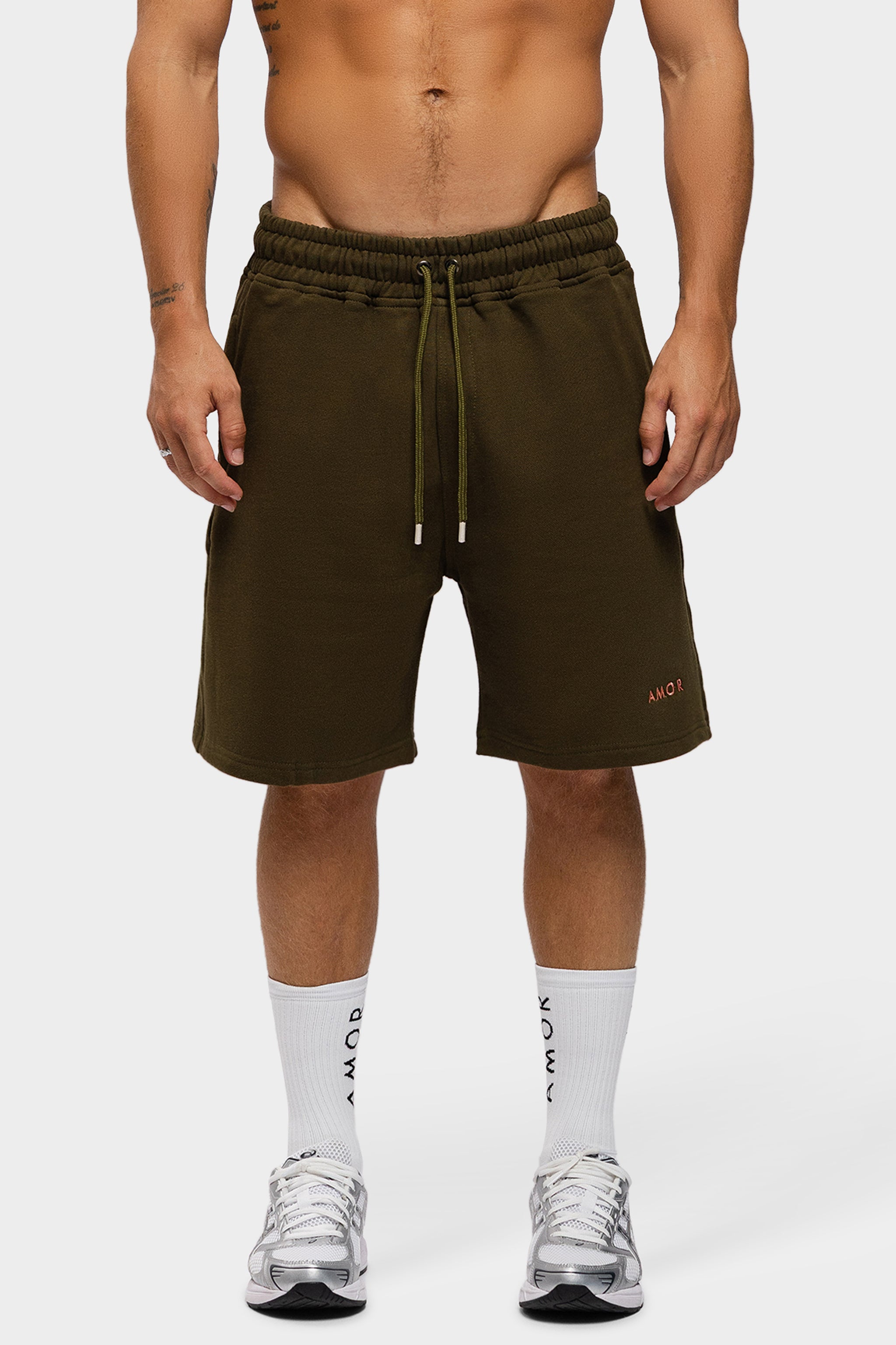 AMOR SHORT IN OLIVE GREEN