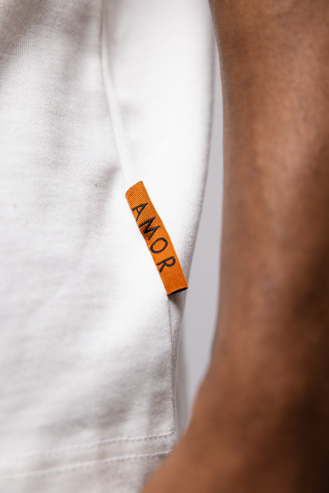 AMOR RUGBY TEE IN WHITE