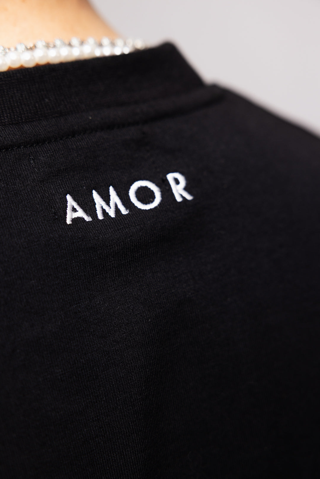 THE ATHLETE TEE IN NIGHT BLACK