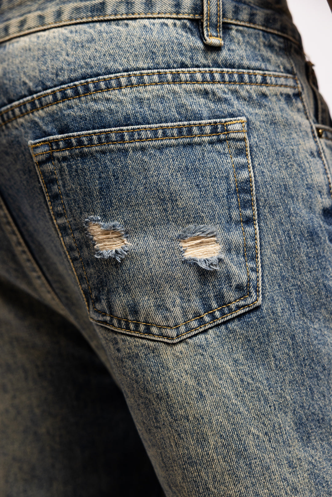 AMOR JEANS